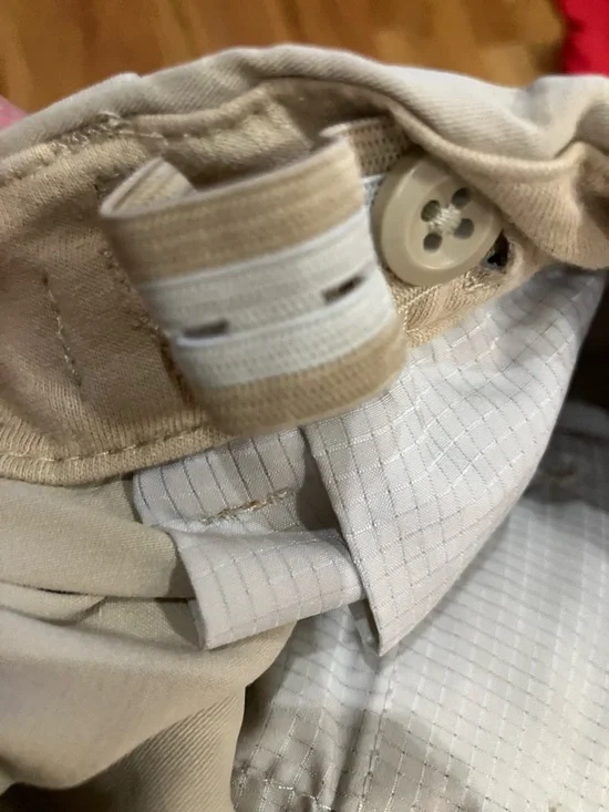 Vineyard Vines Coral, Navy & Red Whale Tees with Khaki Shorts Sz XL (16) EUC - Picture 14 of 15